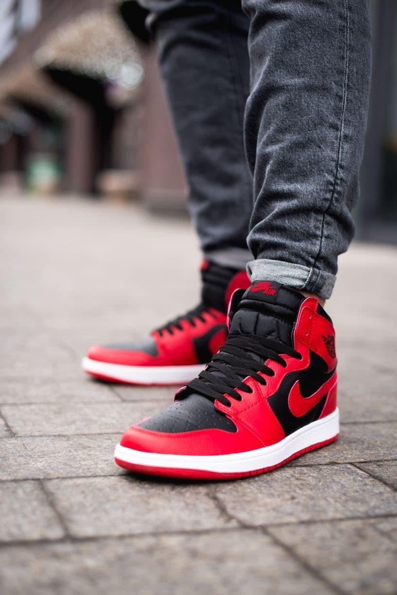AirJordan Retro1 Black Red