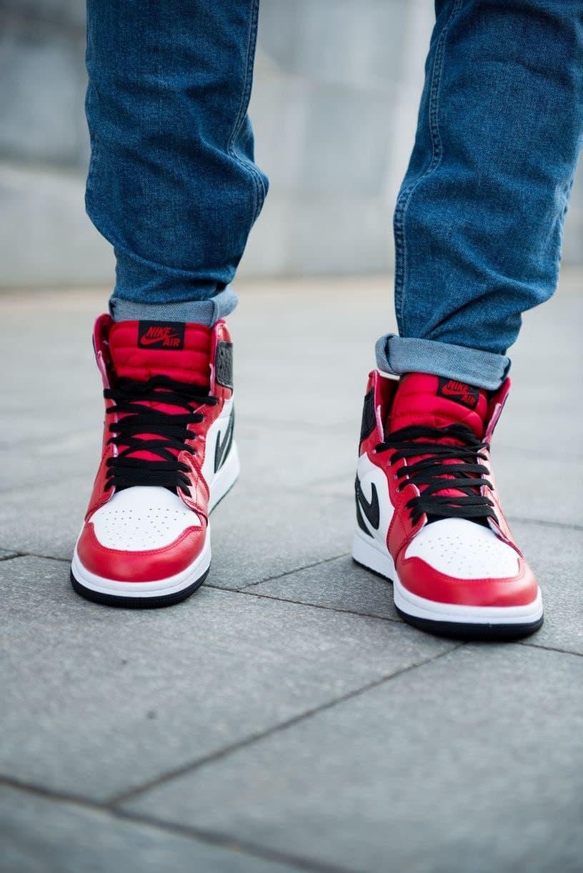 Nike Air Jordan 1 Retro High Black Red White 1