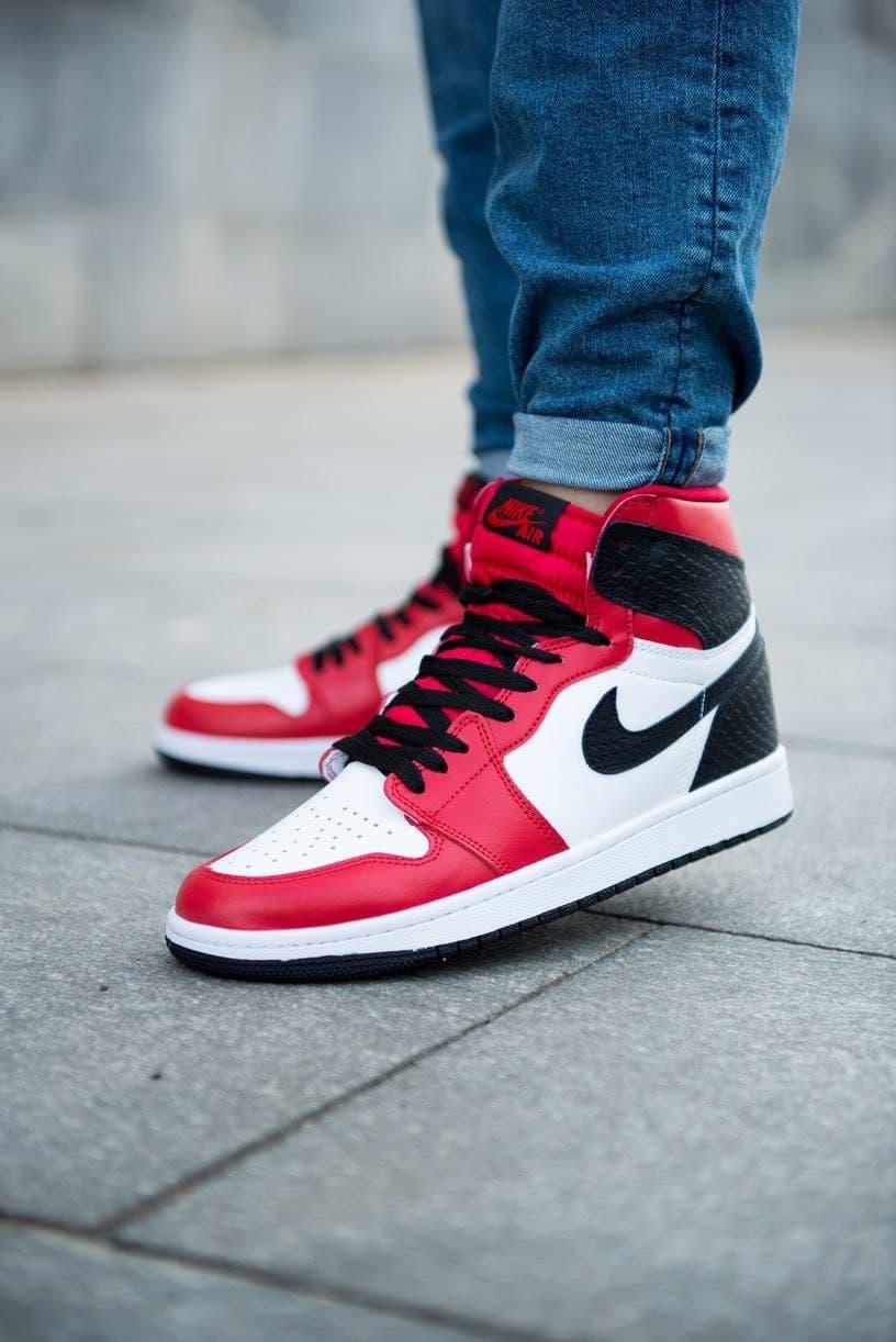 Nike Air Jordan 1 Retro High Black Red White 1