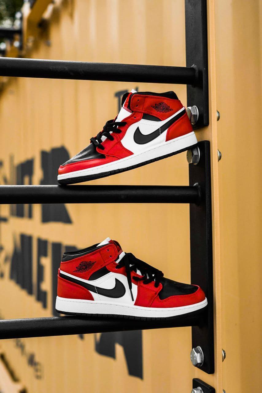 Nike Air Jordan 1 Retro Mid Black Red White 1
