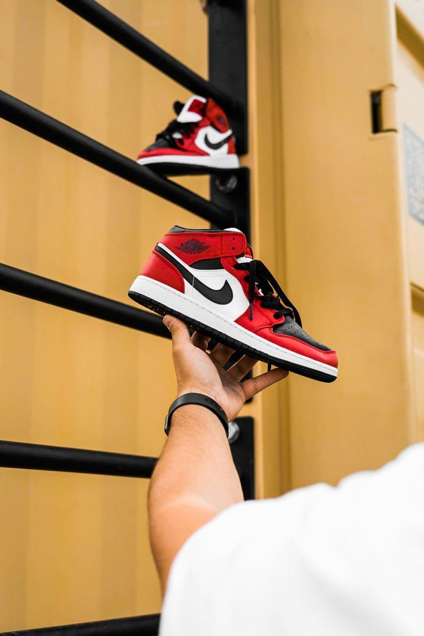 Nike Air Jordan 1 Retro Mid Black Red White 1