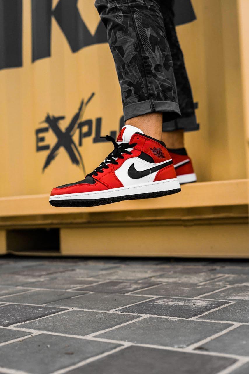 Nike Air Jordan 1 Retro Mid Black Red White 1