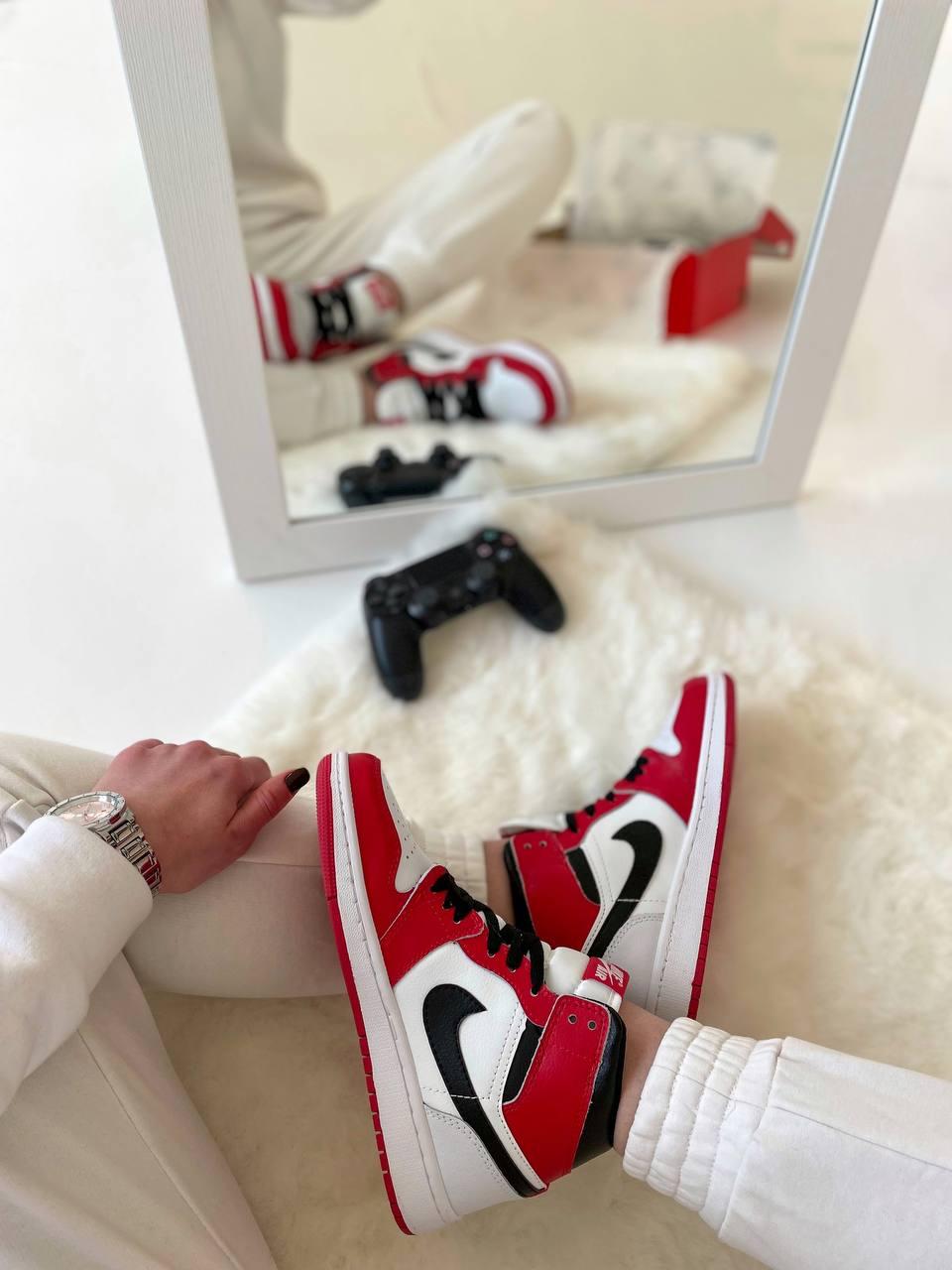 Nike Air Jordan 1 Retro Mid White Red Black