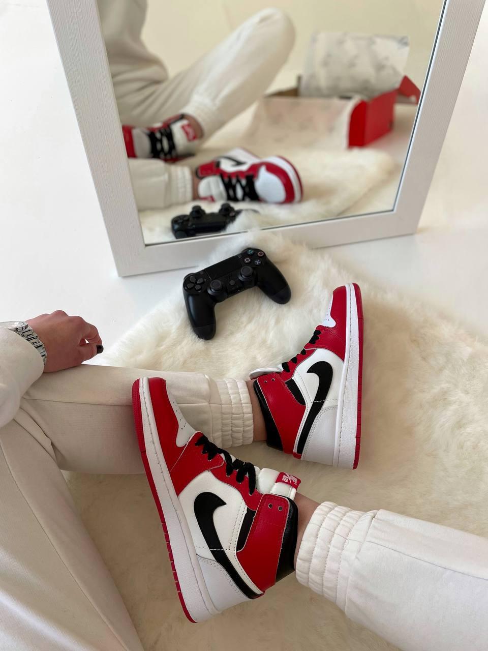 Nike Air Jordan 1 Retro Mid White Red Black