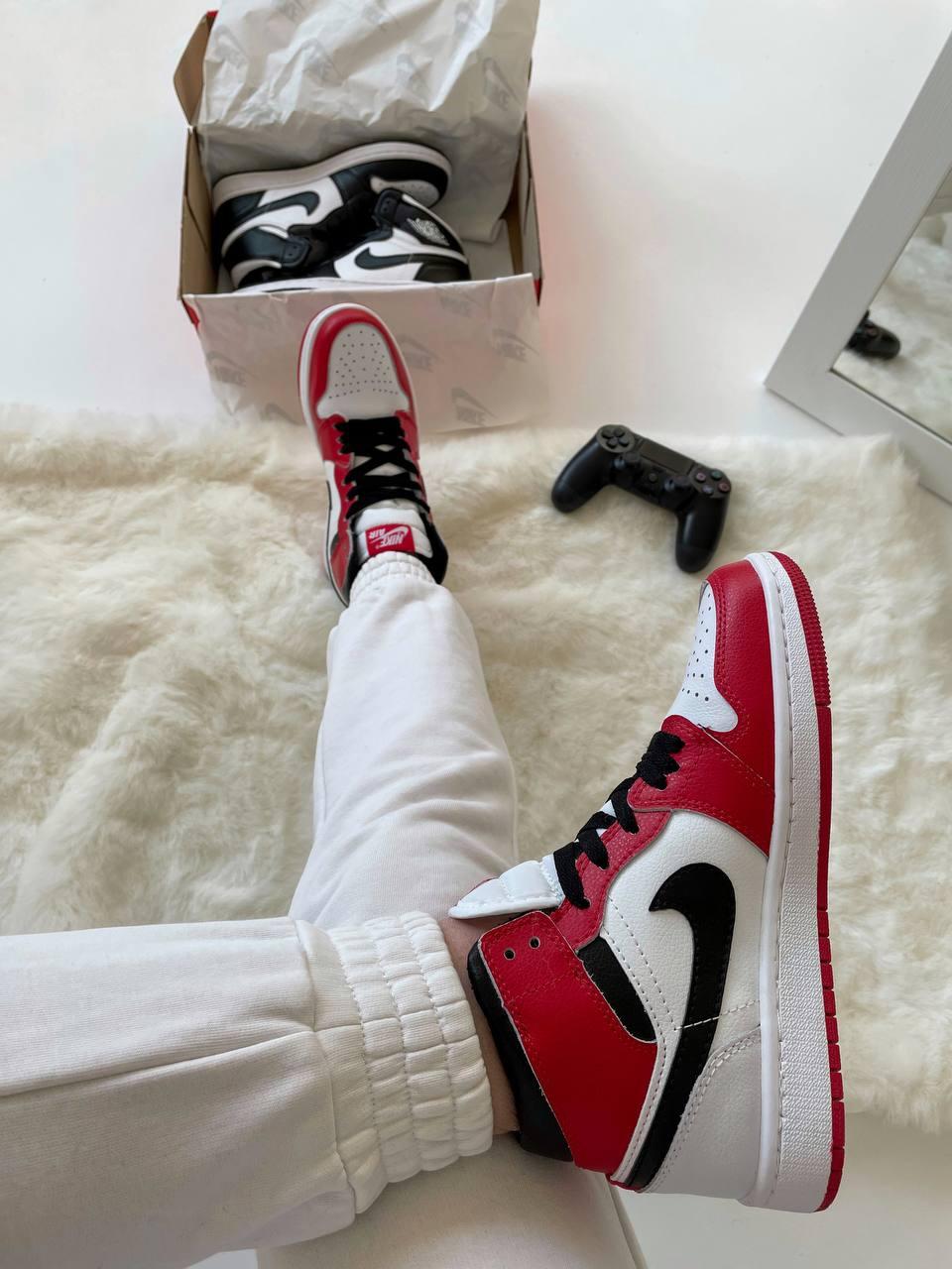 Nike Air Jordan 1 Retro Mid White Red Black