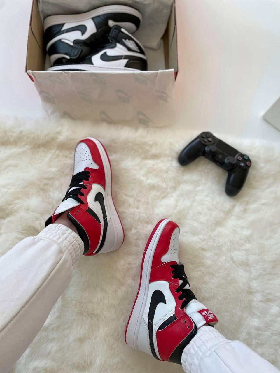 Nike Air Jordan 1 Retro Mid White Red Black