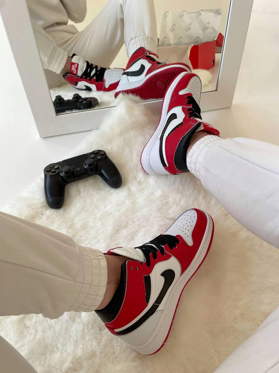 Nike Air Jordan 1 Retro Mid White Red Black