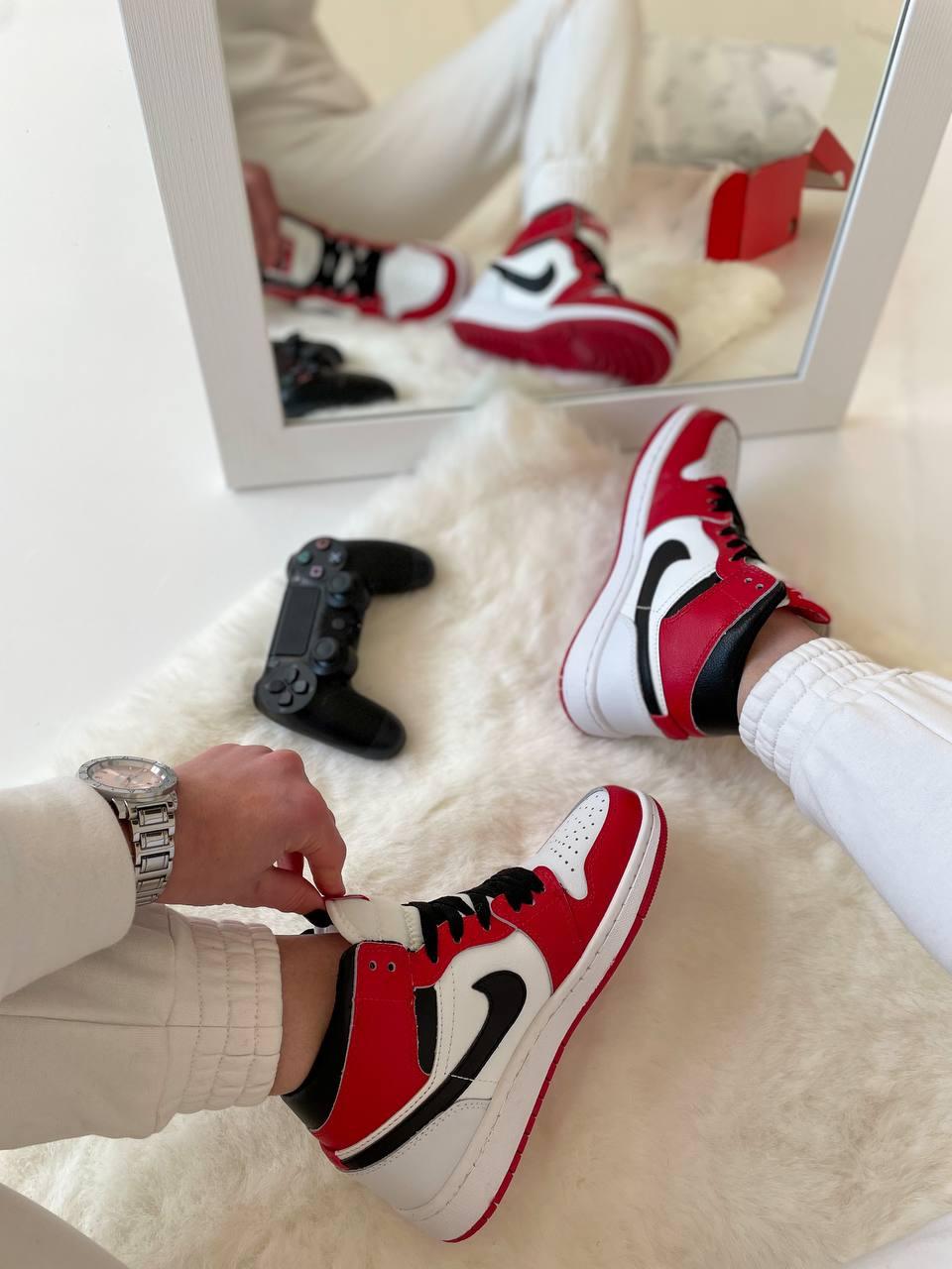 Nike Air Jordan 1 Retro Mid White Red Black
