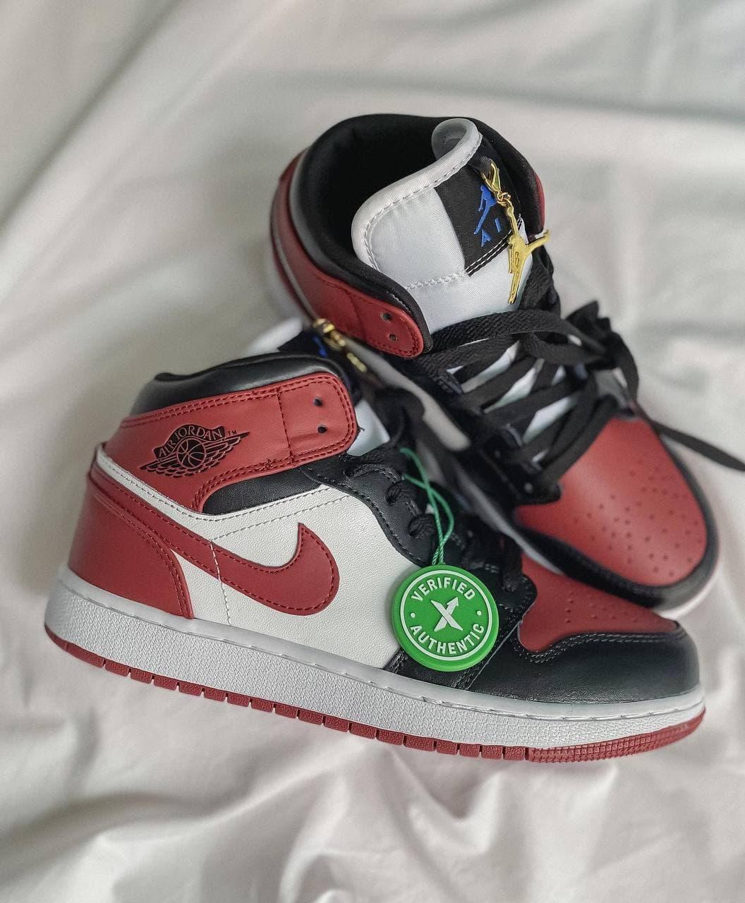 Nike Air Jordan 1 Retro Mid SE Black Dark Beetroot