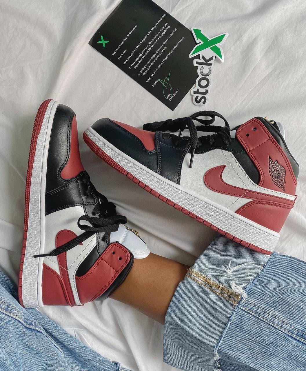 Nike Air Jordan 1 Retro Mid SE Black Dark Beetroot