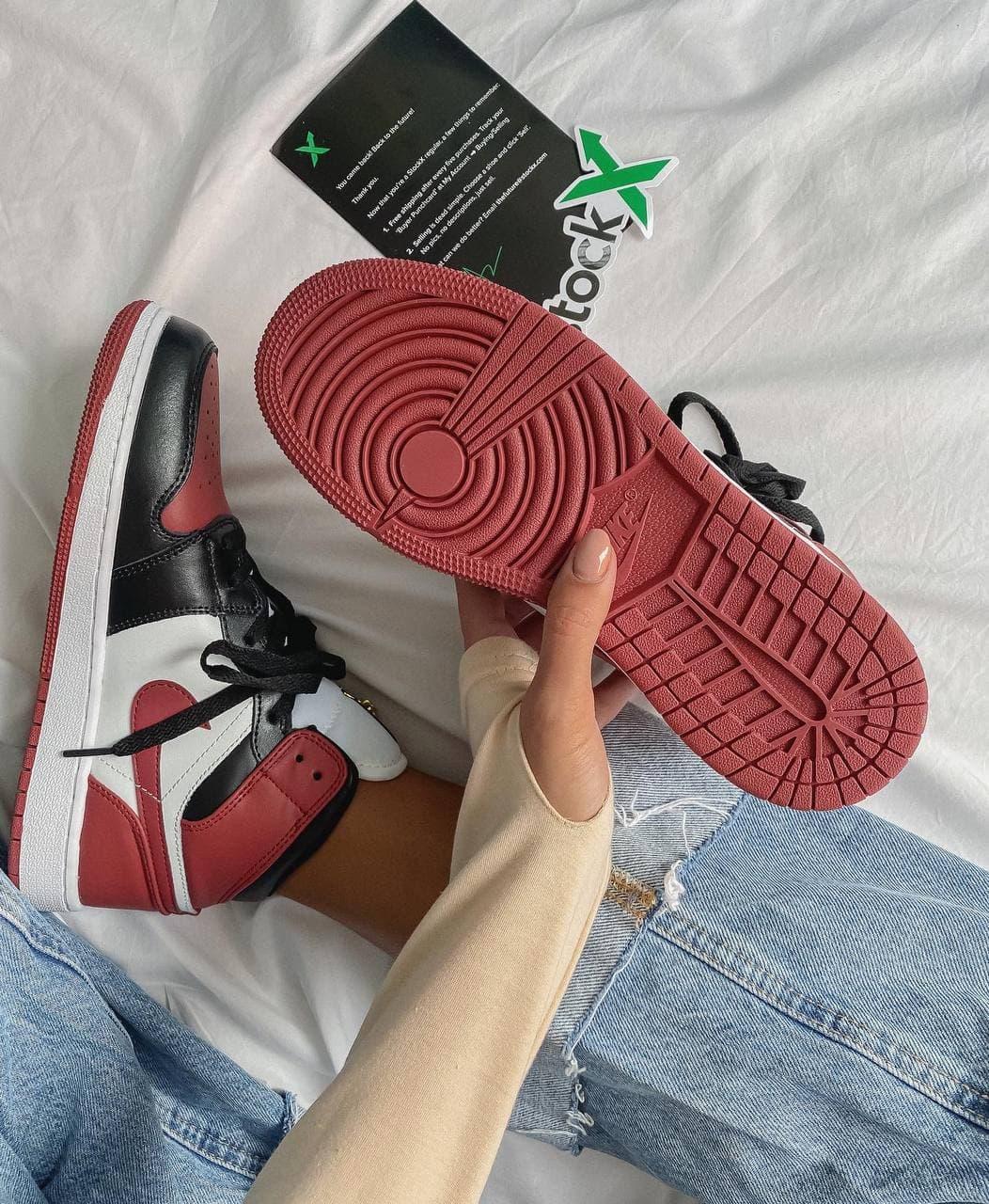 Nike Air Jordan 1 Retro Mid SE Black Dark Beetroot