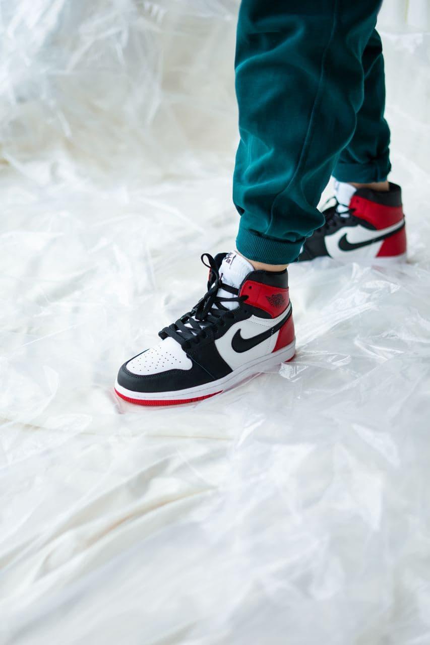Nike Air Jordan 1 Retro High Black Red White