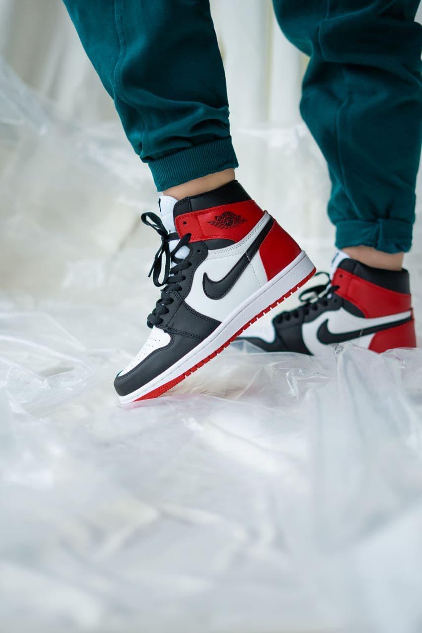 Nike Air Jordan 1 Retro High Black Red White