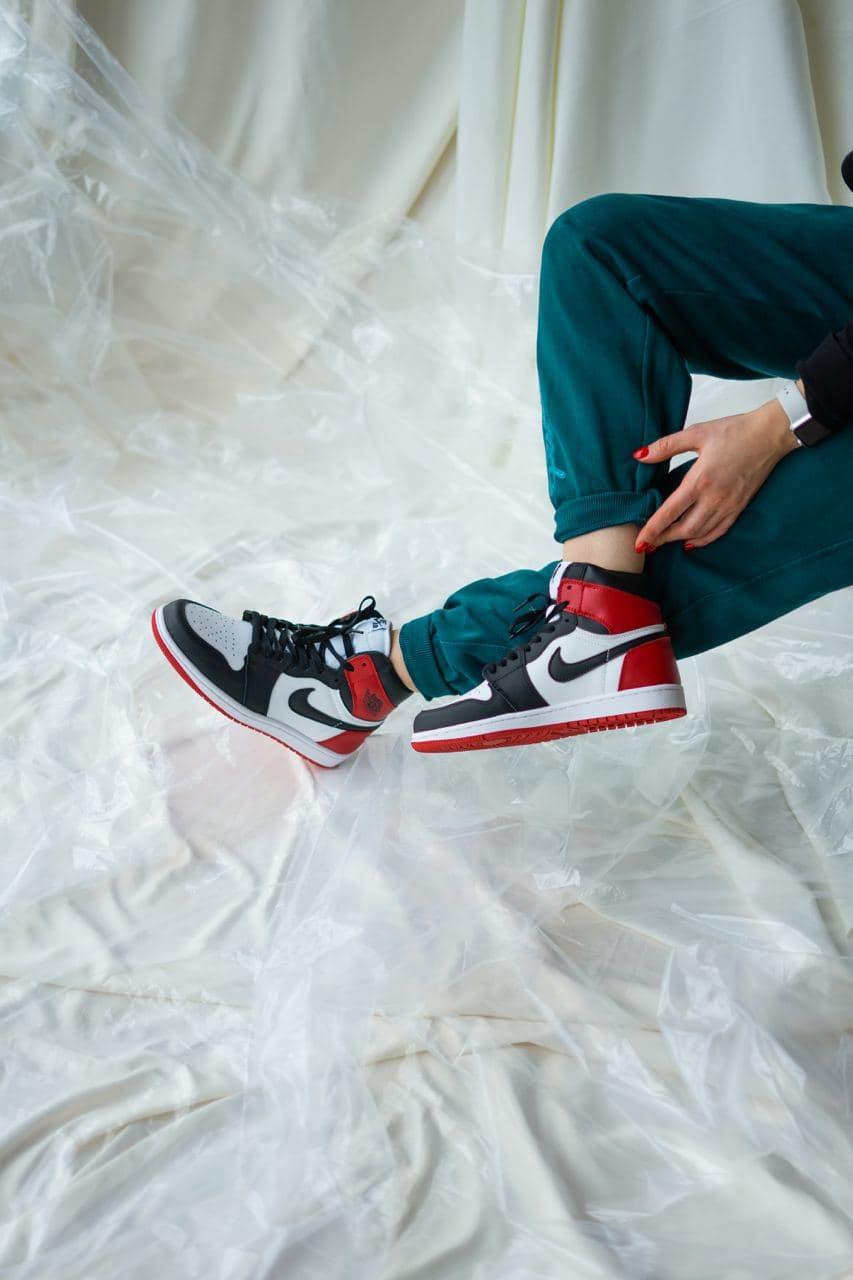 Nike Air Jordan 1 Retro High Black Red White