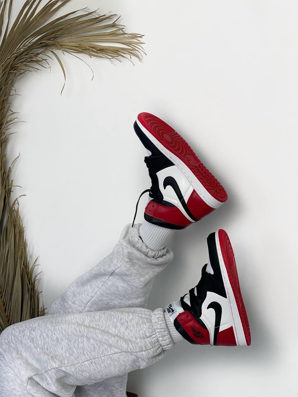 Nike Air Jordan 1 Retro High Black Red White