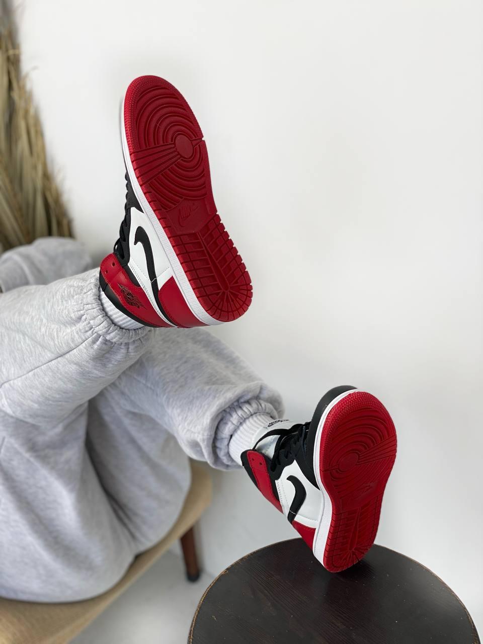 Nike Air Jordan 1 Retro High Black Red White