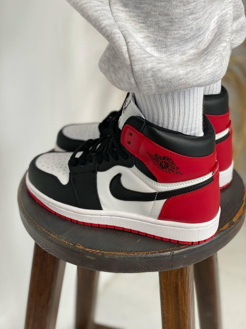 Nike Air Jordan 1 Retro High Black Red White
