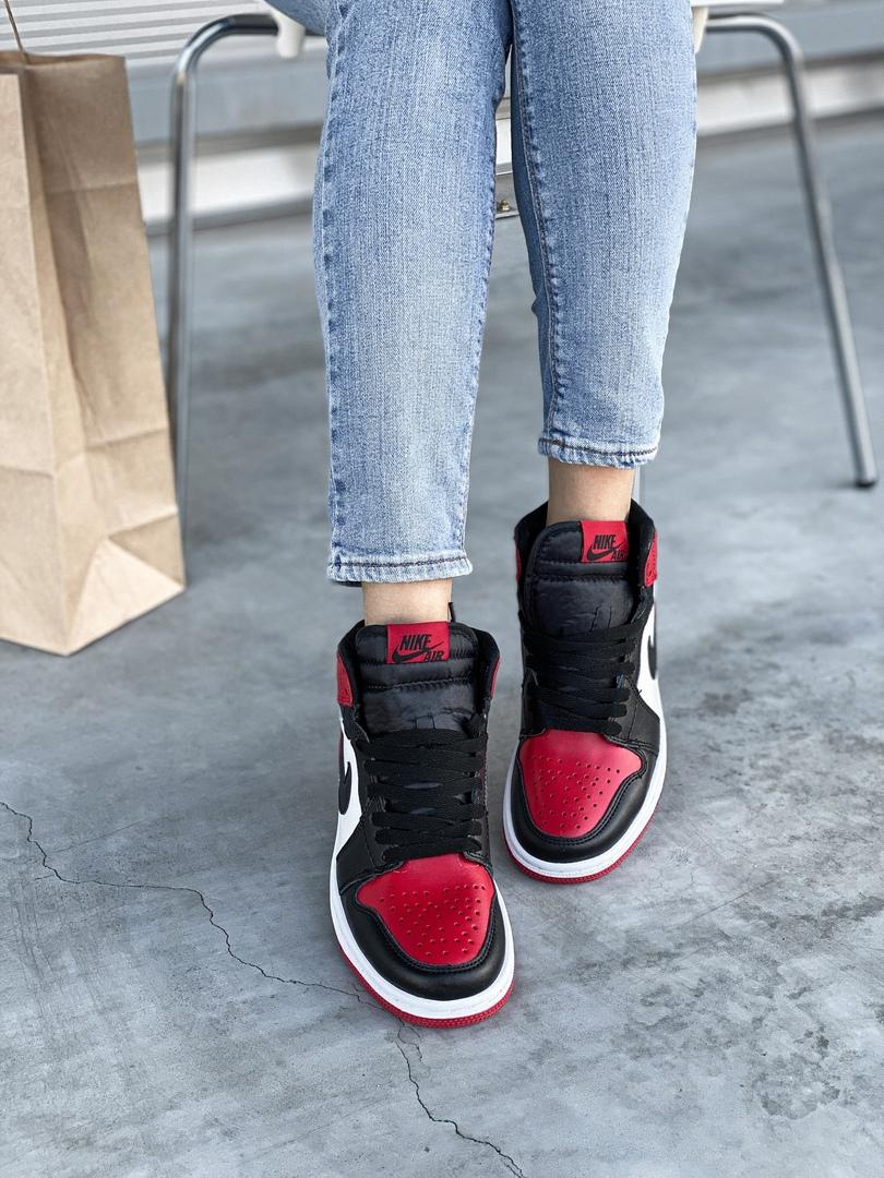 Nike Air Jordan 1 Retro High Red Black White