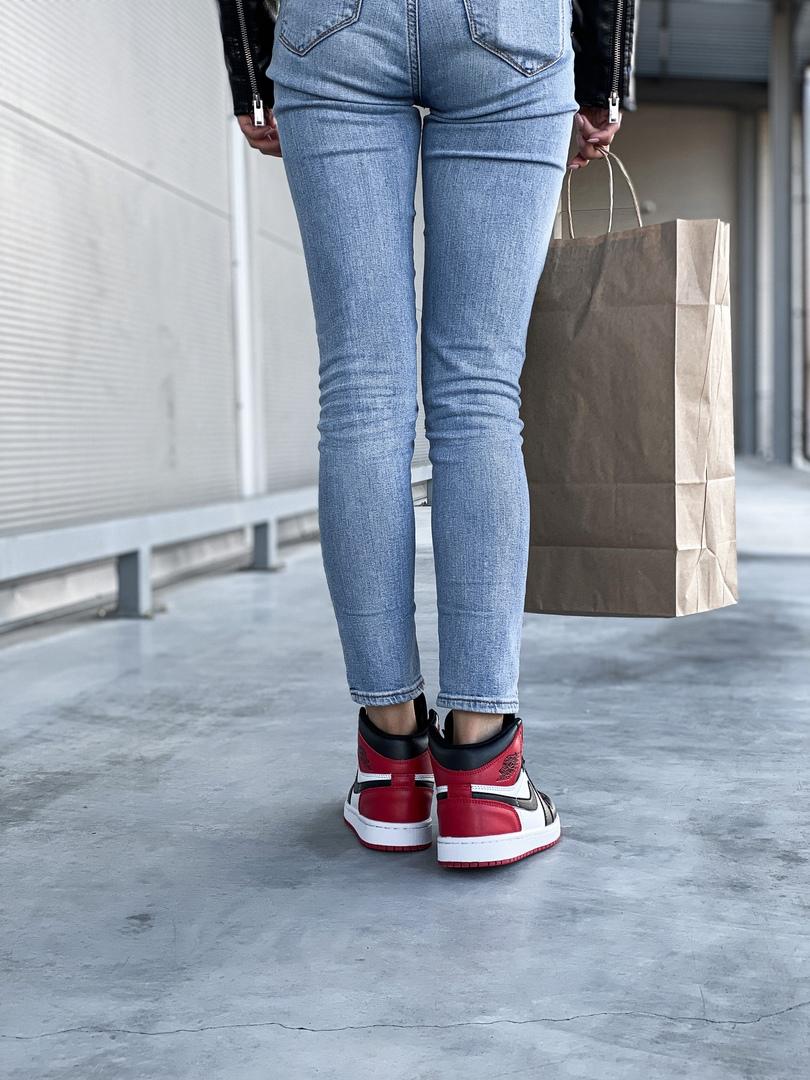 Nike Air Jordan 1 Retro High Red Black White