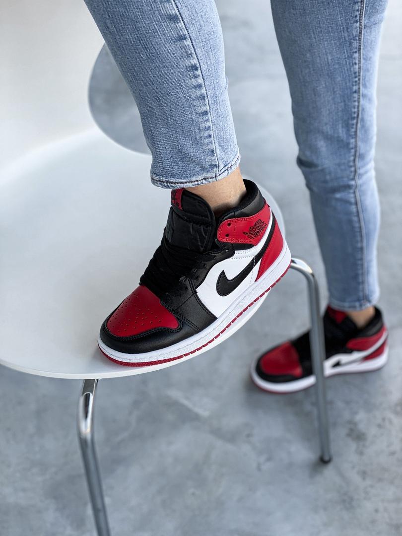 Nike Air Jordan 1 Retro High Red Black White