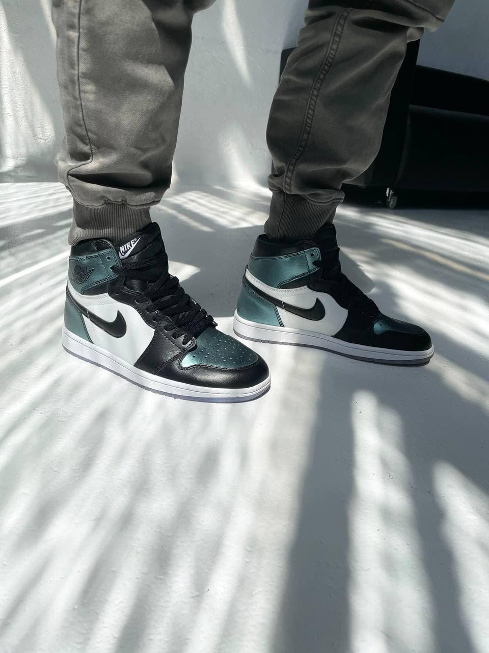 Nike Air Jordan 1 Retro High Patent Chameleon