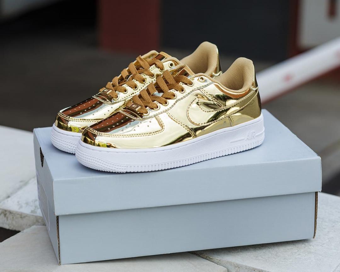 Nike Air Force 1 Gold White