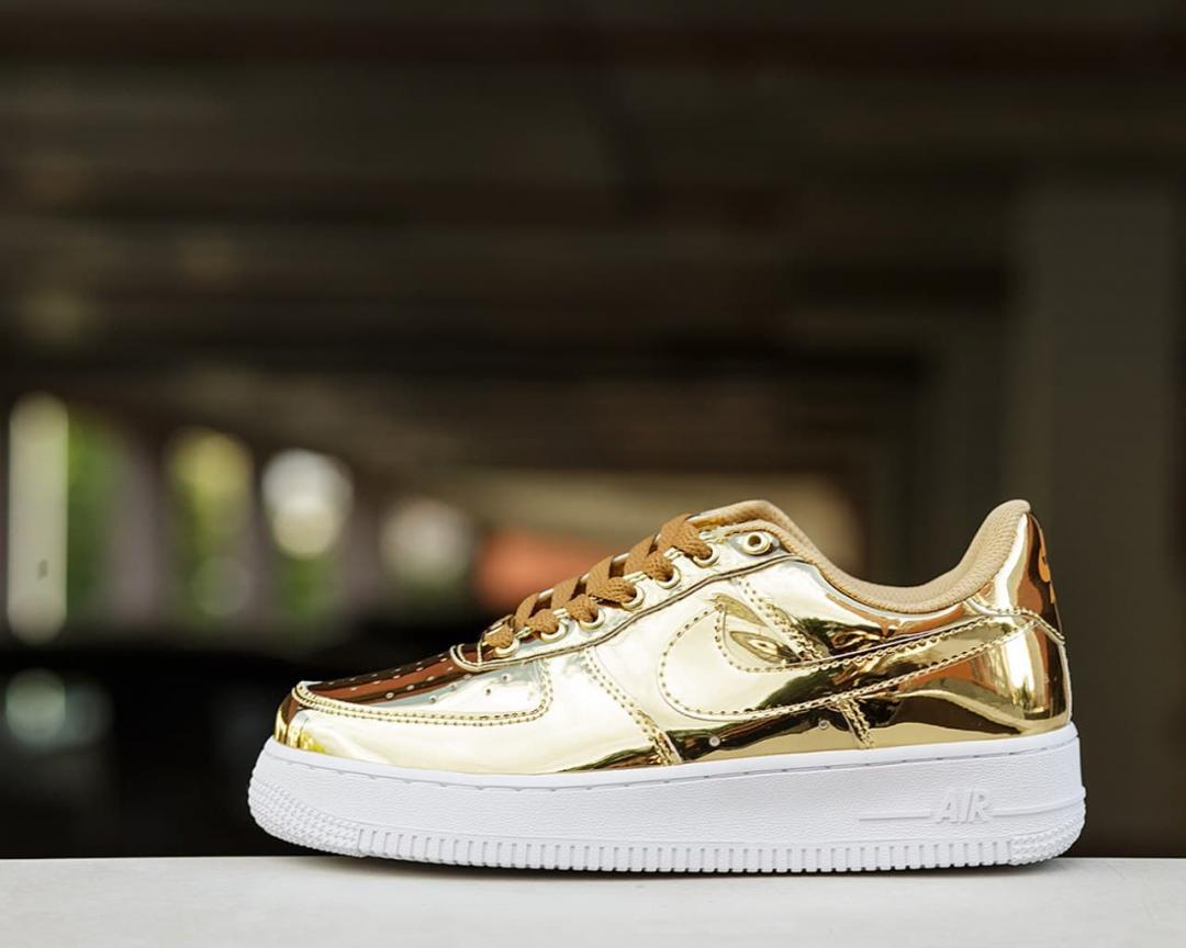 Nike Air Force 1 Gold White