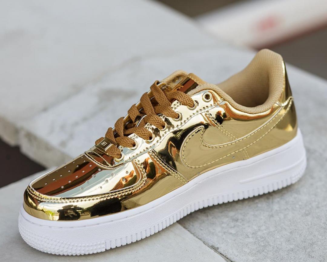 Nike Air Force 1 Gold White