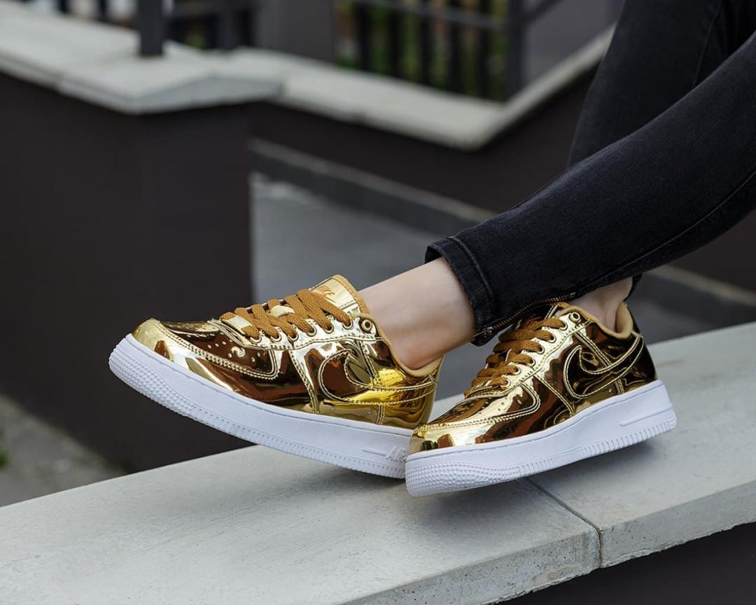 Nike Air Force 1 Gold White
