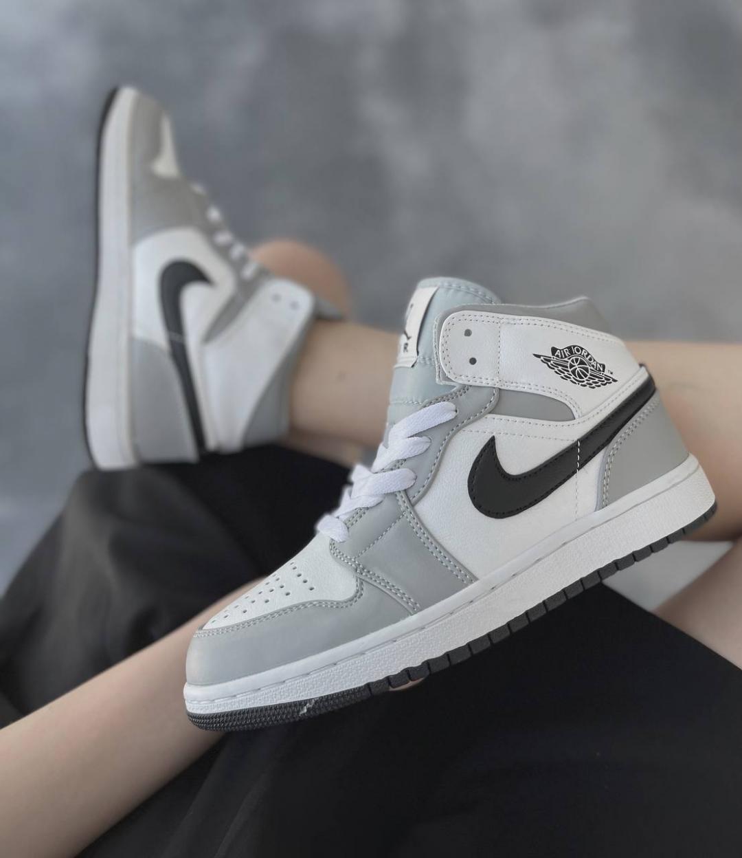Nike Air Jordan 1 Retro High Grey Black