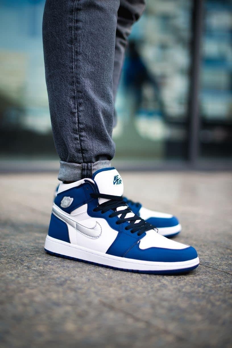 Nike Air Jordan 1 Retro Mid Blue White 1
