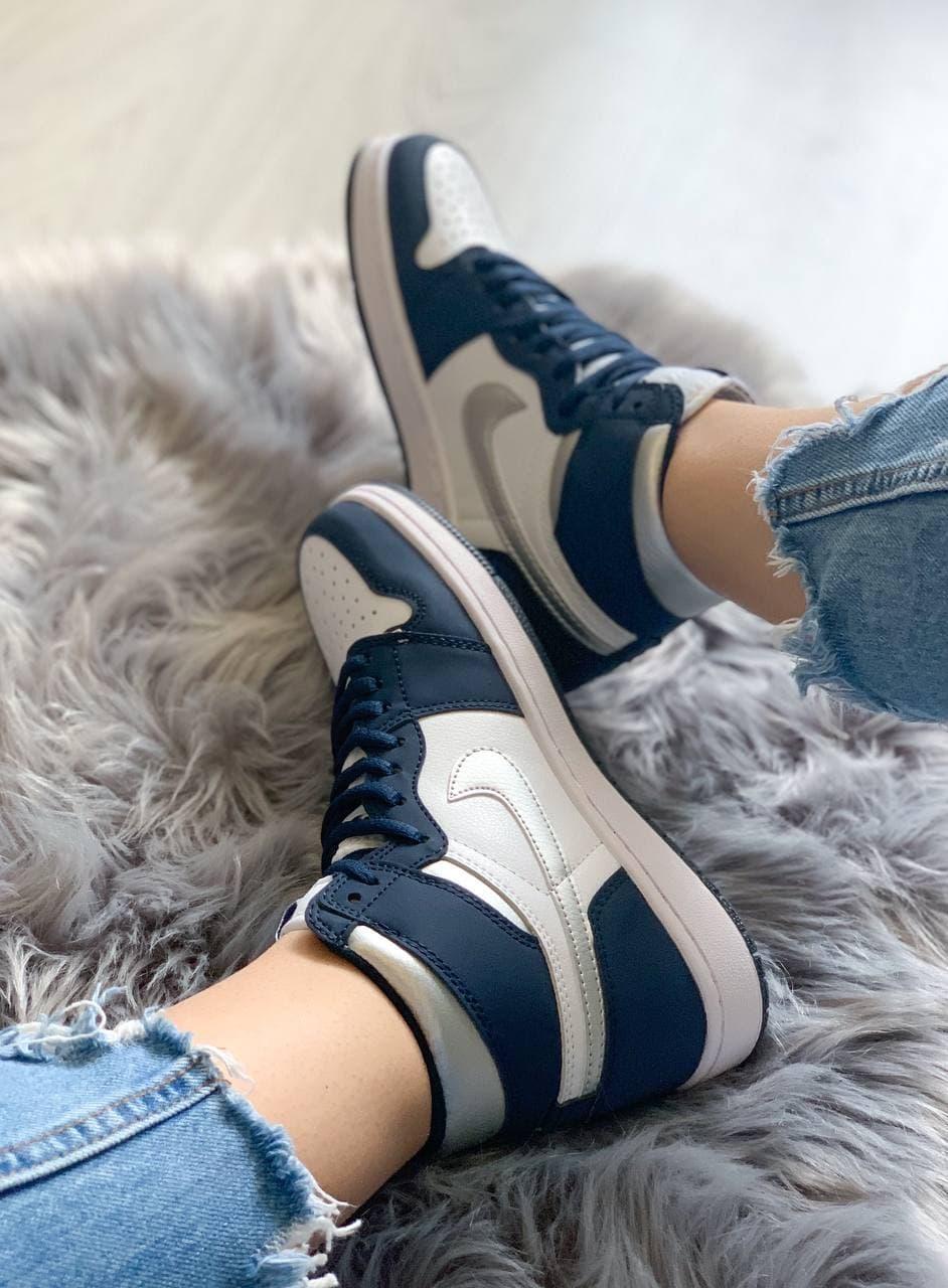 Nike Air Jordan 1 Retro Mid Navy Blue White