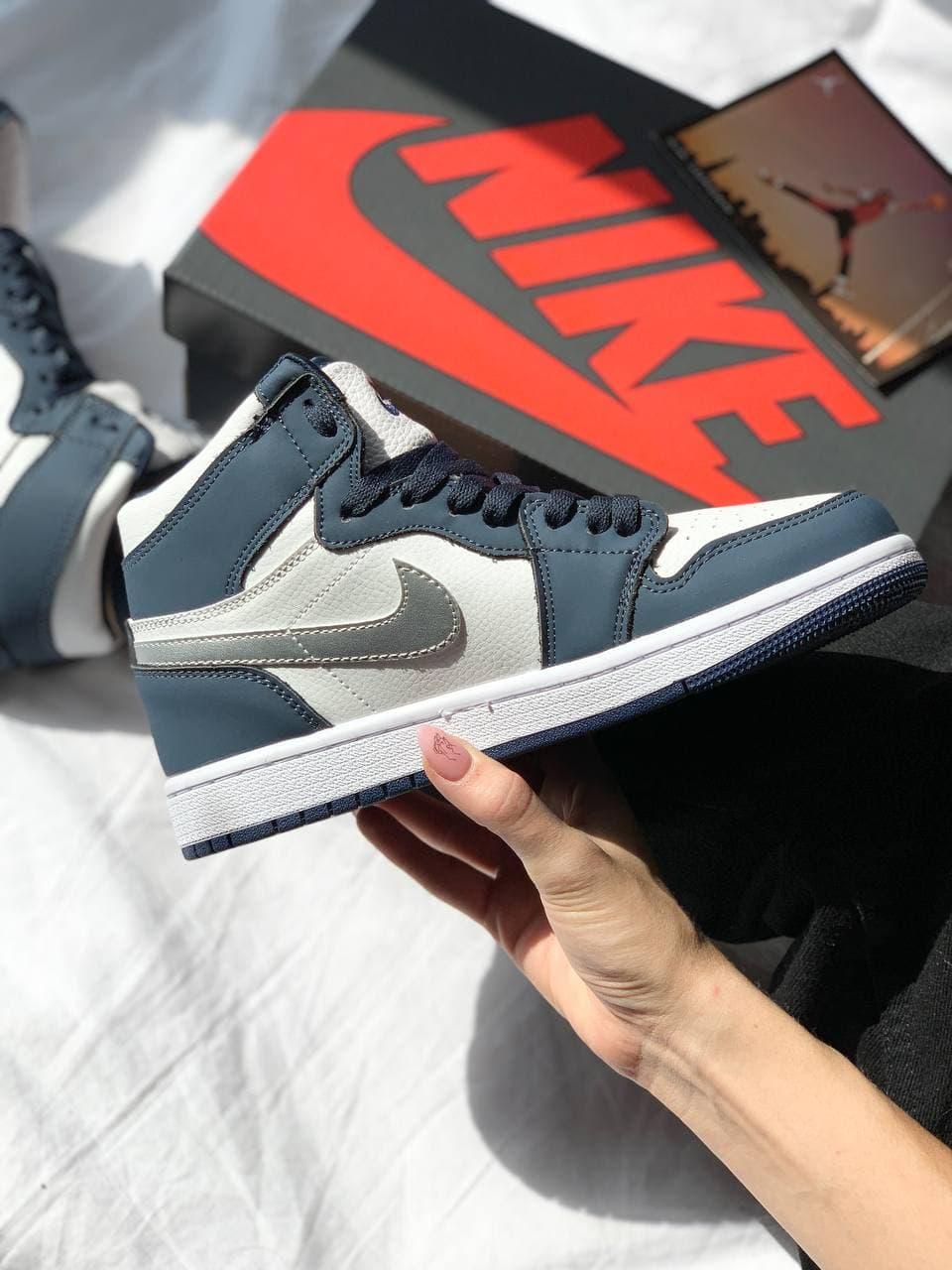 Nike Air Jordan 1 Retro Mid Navy Blue White 2