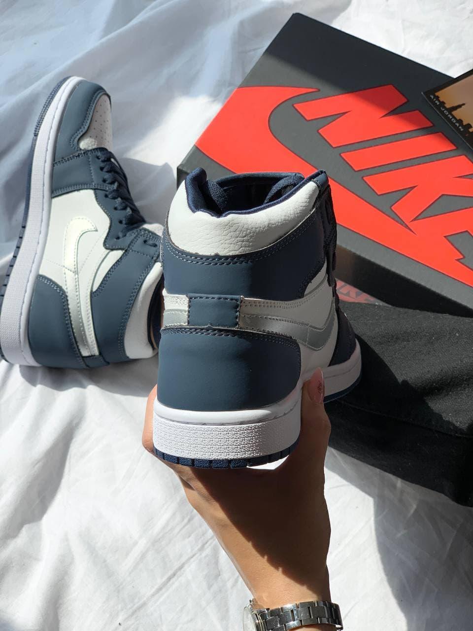 Nike Air Jordan 1 Retro Mid Navy Blue White 2