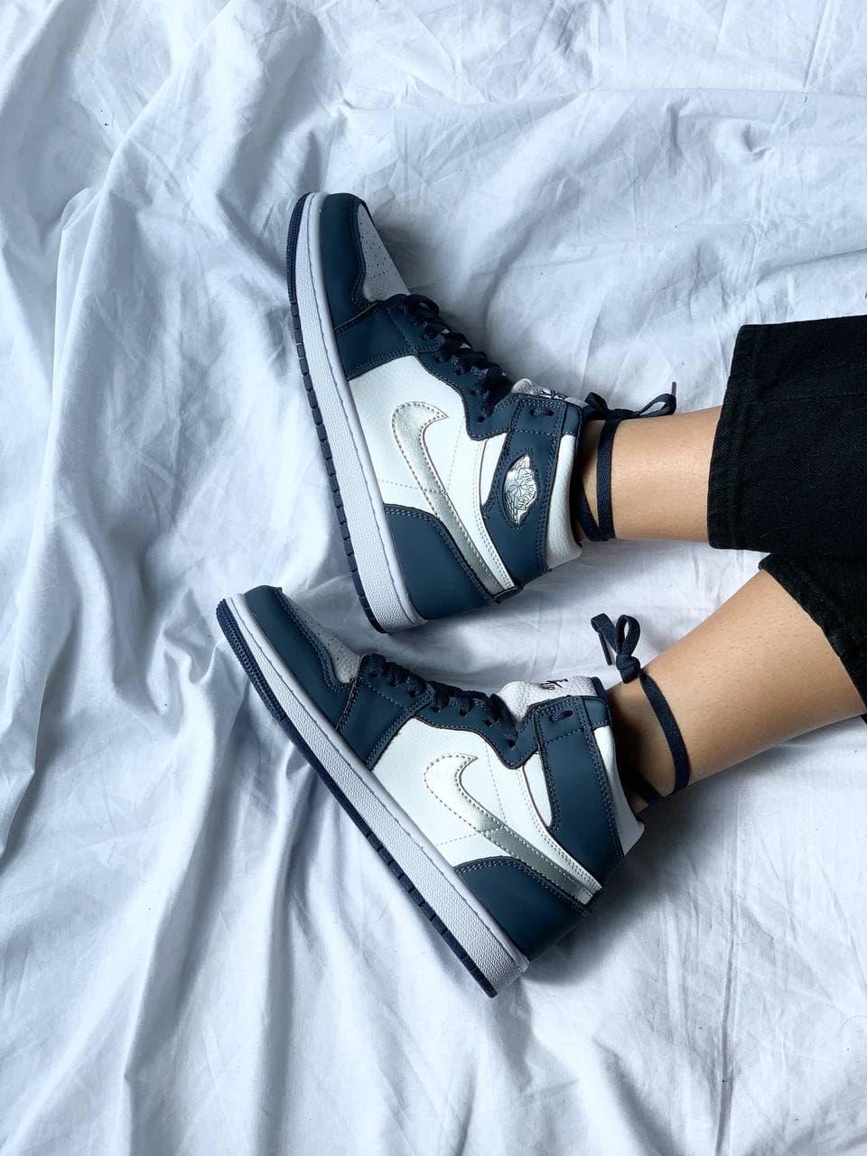 Nike Air Jordan 1 Retro Mid Navy Blue White 2