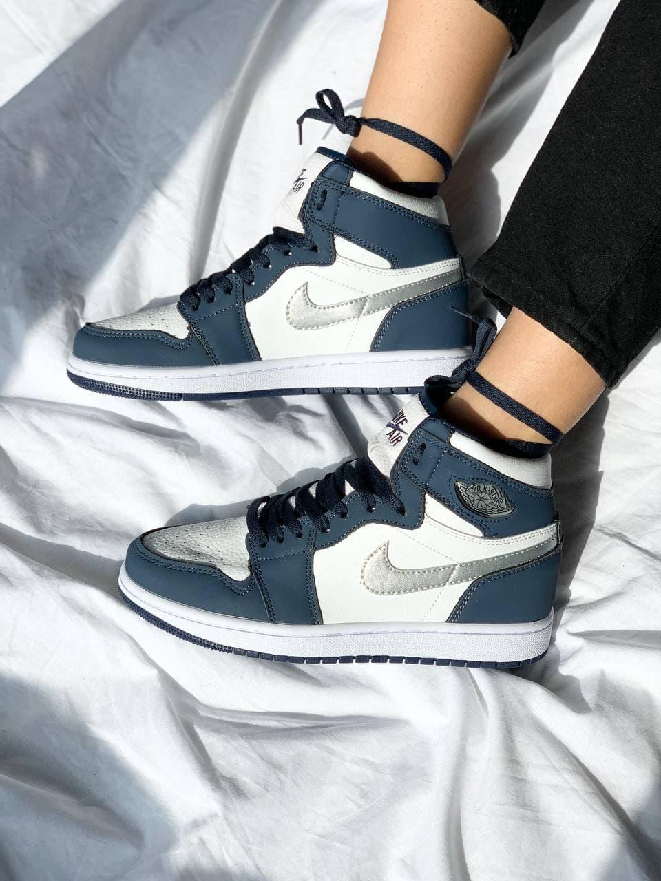 Nike Air Jordan 1 Retro Mid Navy Blue White 2