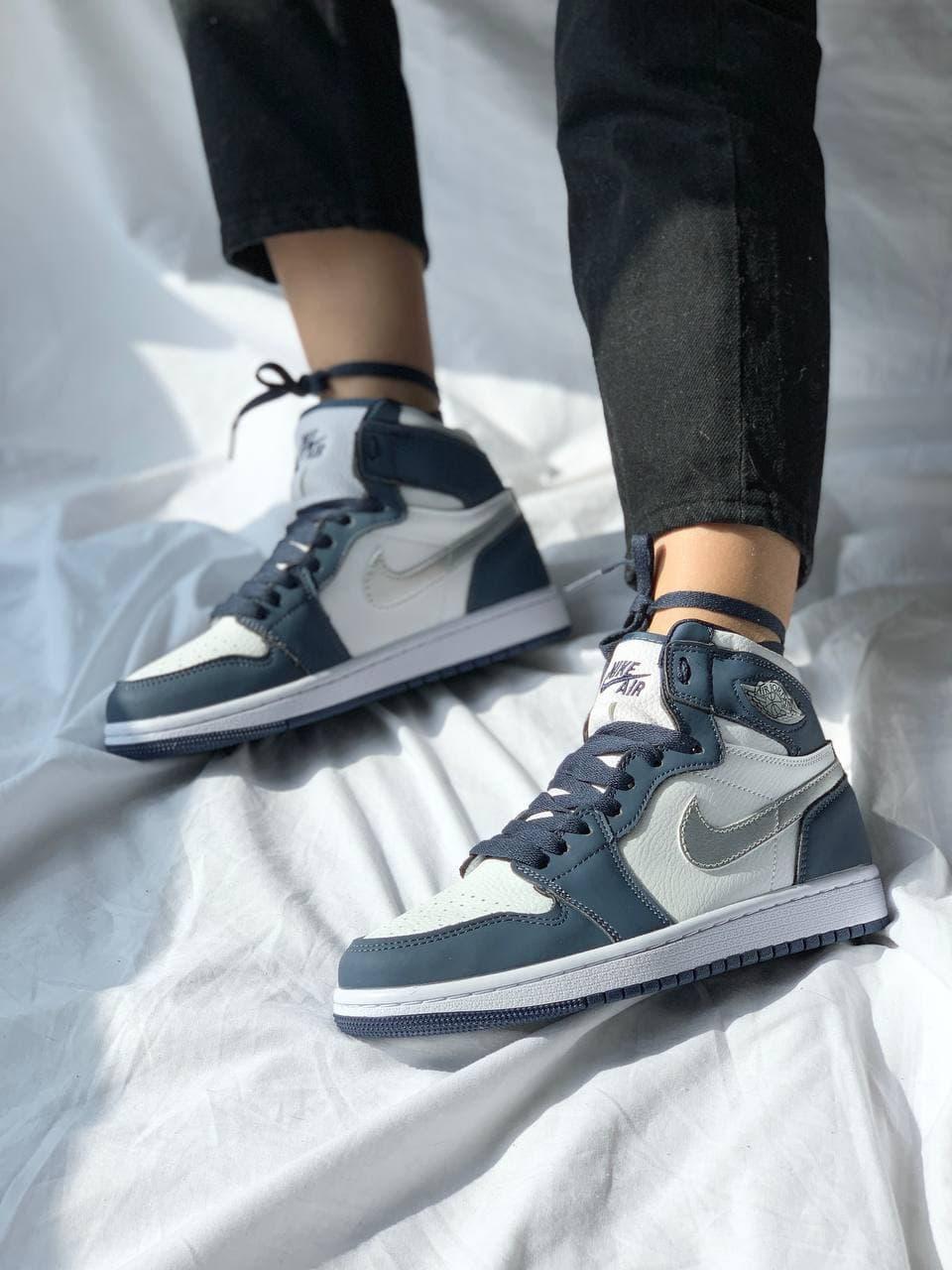 Nike Air Jordan 1 Retro Mid Navy Blue White 2