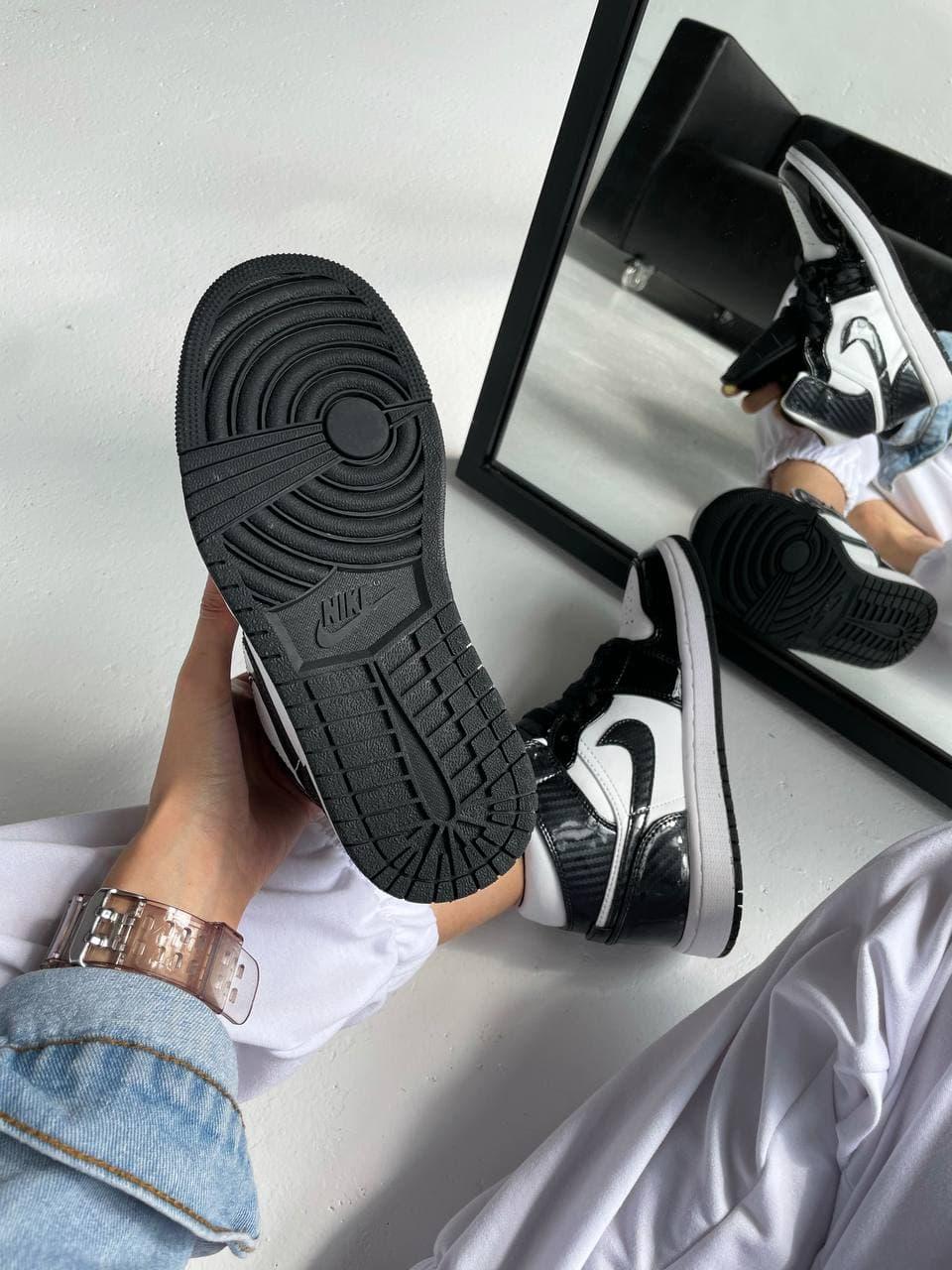 Nike Air Jordan 1 Retro High Carbon Fiber