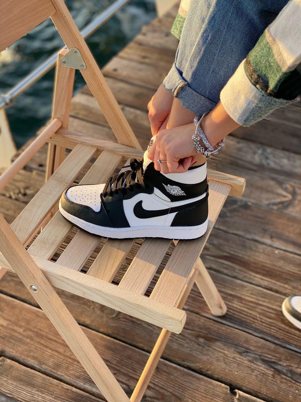 Nike Air Jordan 1 Retro High Black White