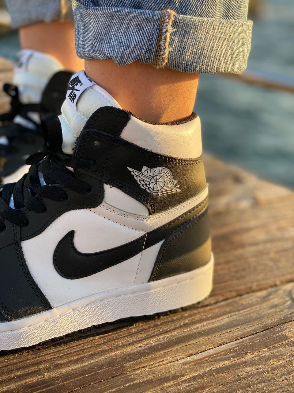 Nike Air Jordan 1 Retro High Black White