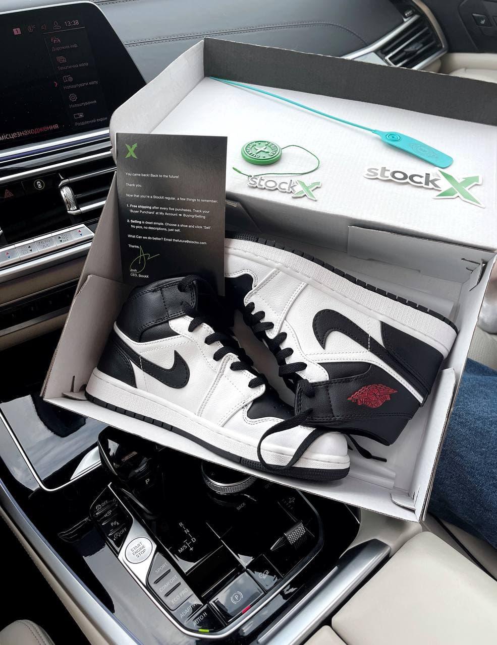 Nike Air Jordan 1 Retro High White Black «Red Logo»