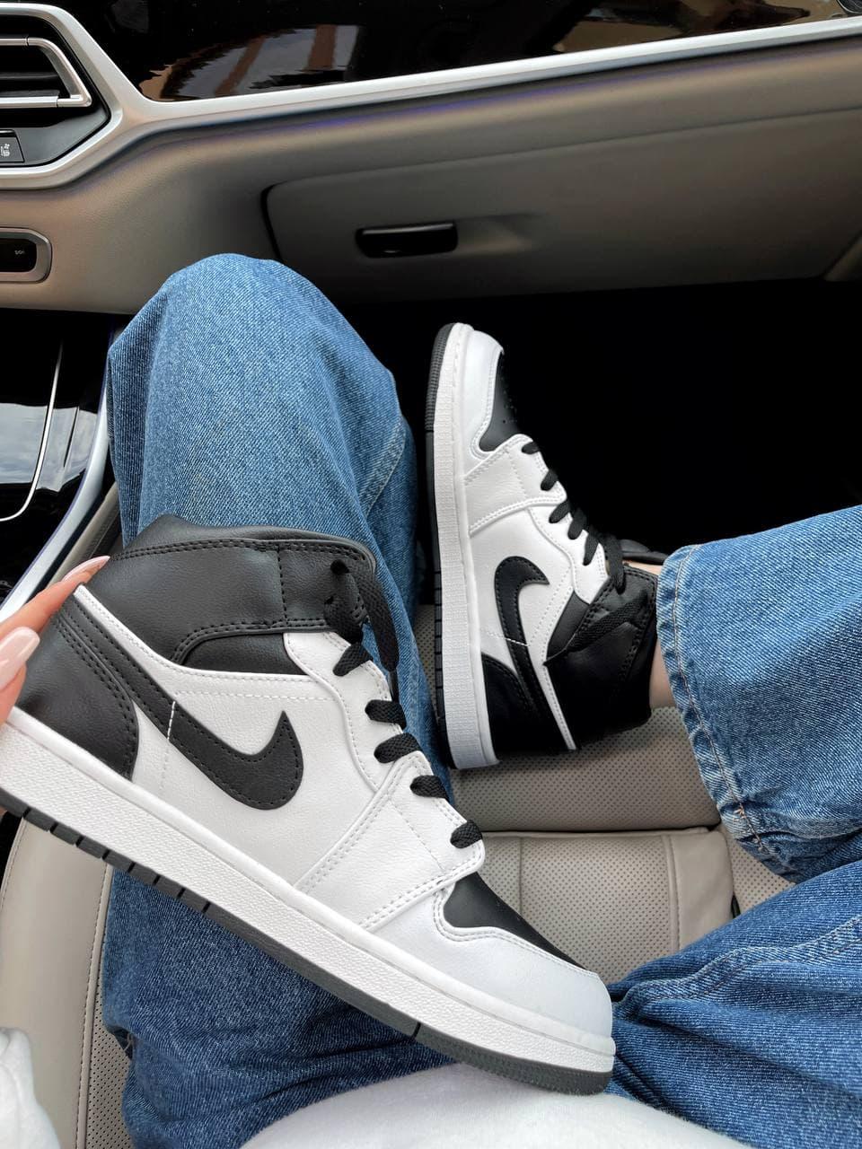 Nike Air Jordan 1 Retro High White Black «Red Logo»