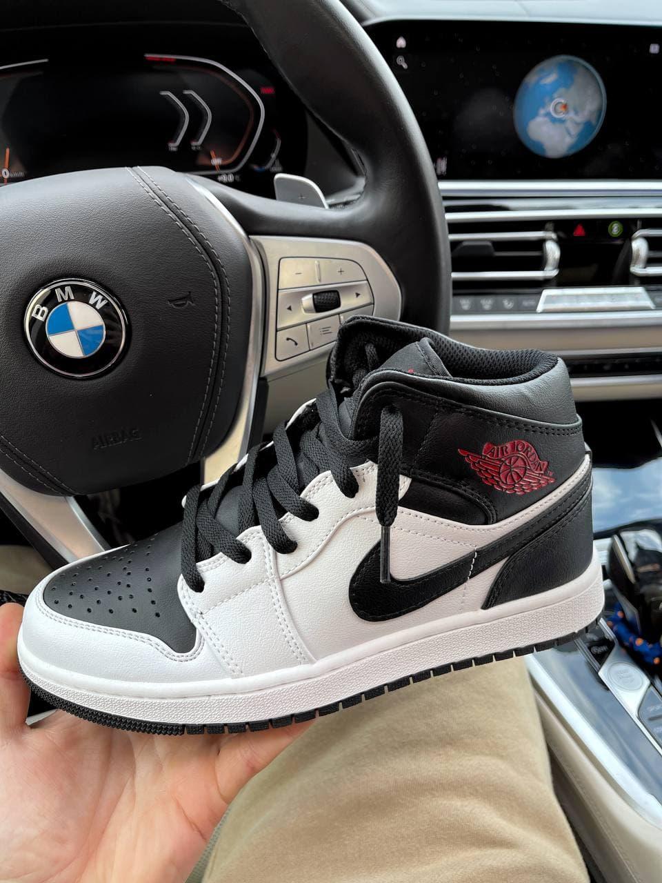 Nike Air Jordan 1 Retro High White Black «Red Logo»