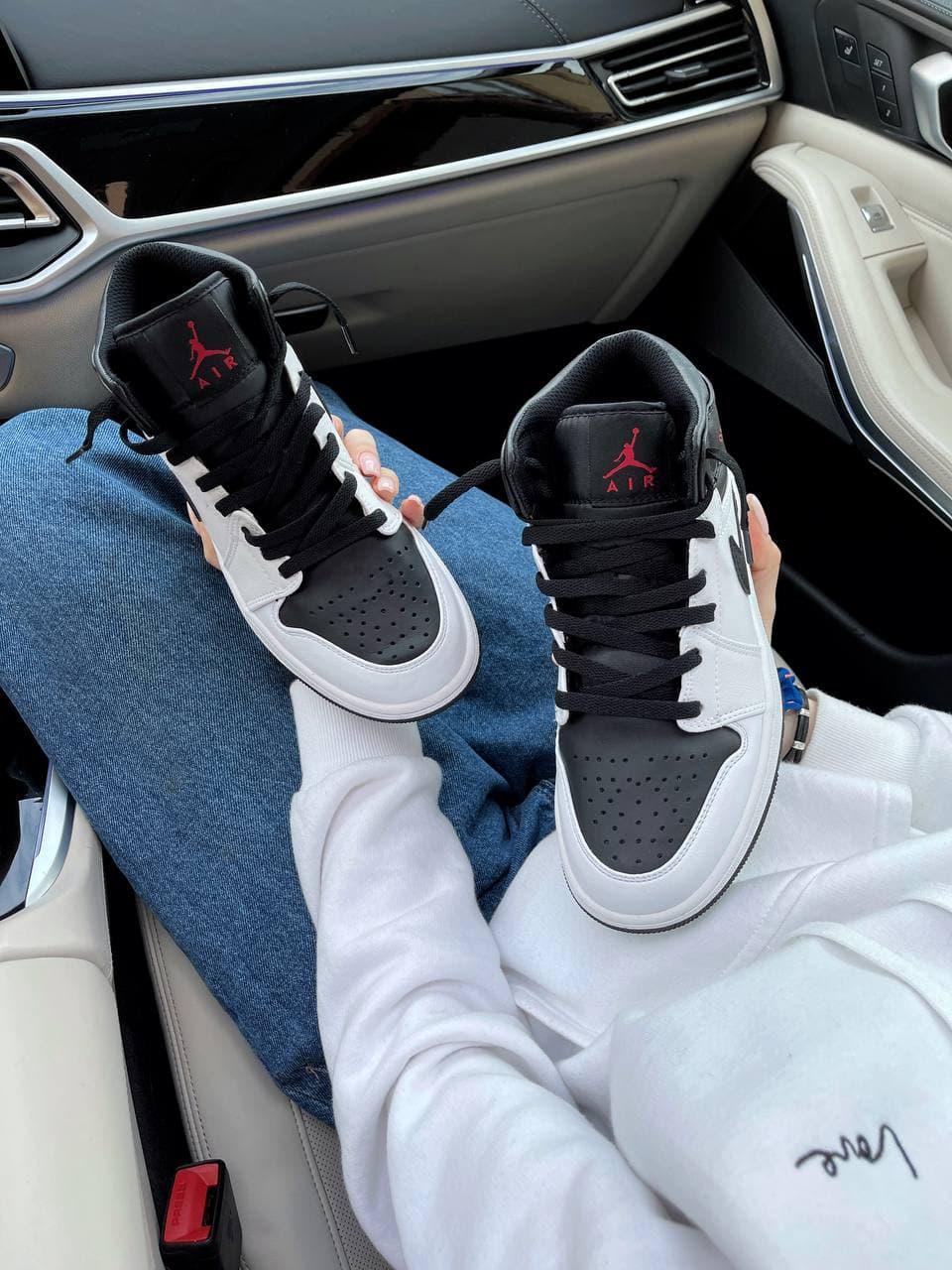 Nike Air Jordan 1 Retro High White Black «Red Logo»