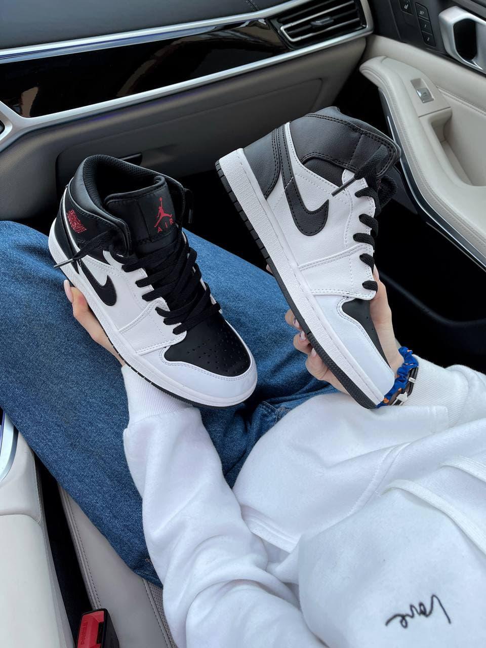 Nike Air Jordan 1 Retro High White Black «Red Logo»