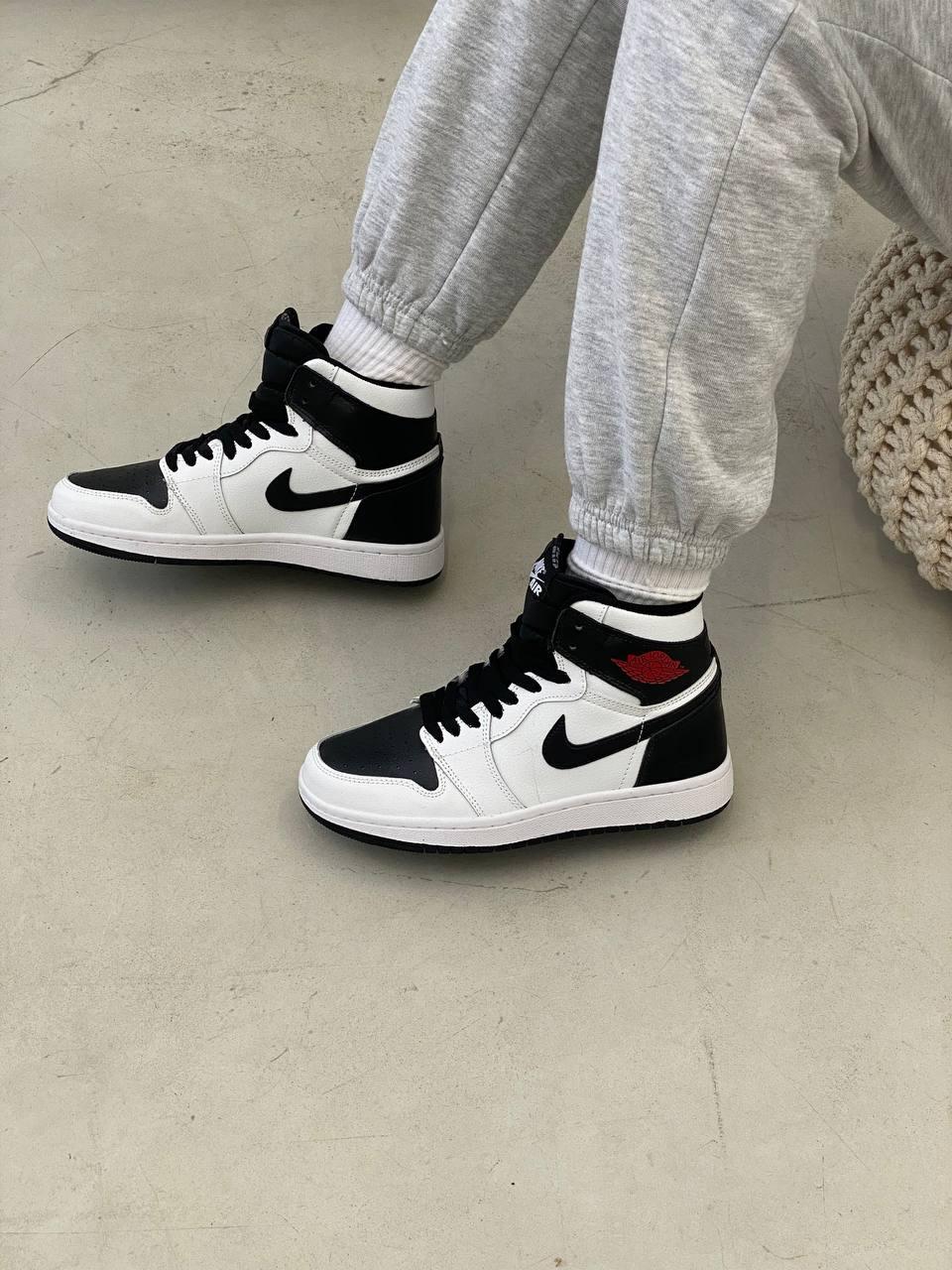 Nike Air Jordan 1 Retro High White Black «Red Logo»