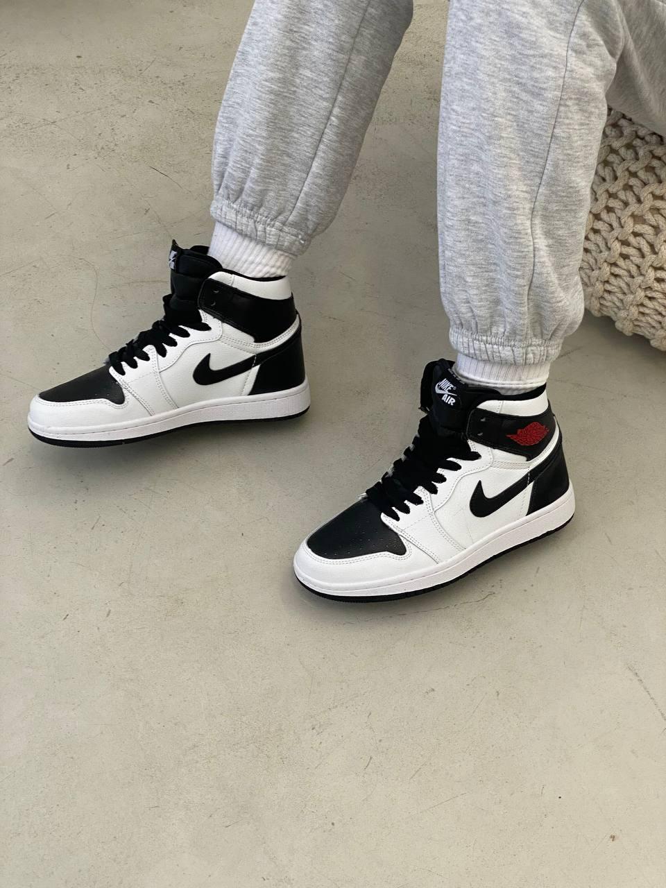 Nike Air Jordan 1 Retro High White Black «Red Logo»