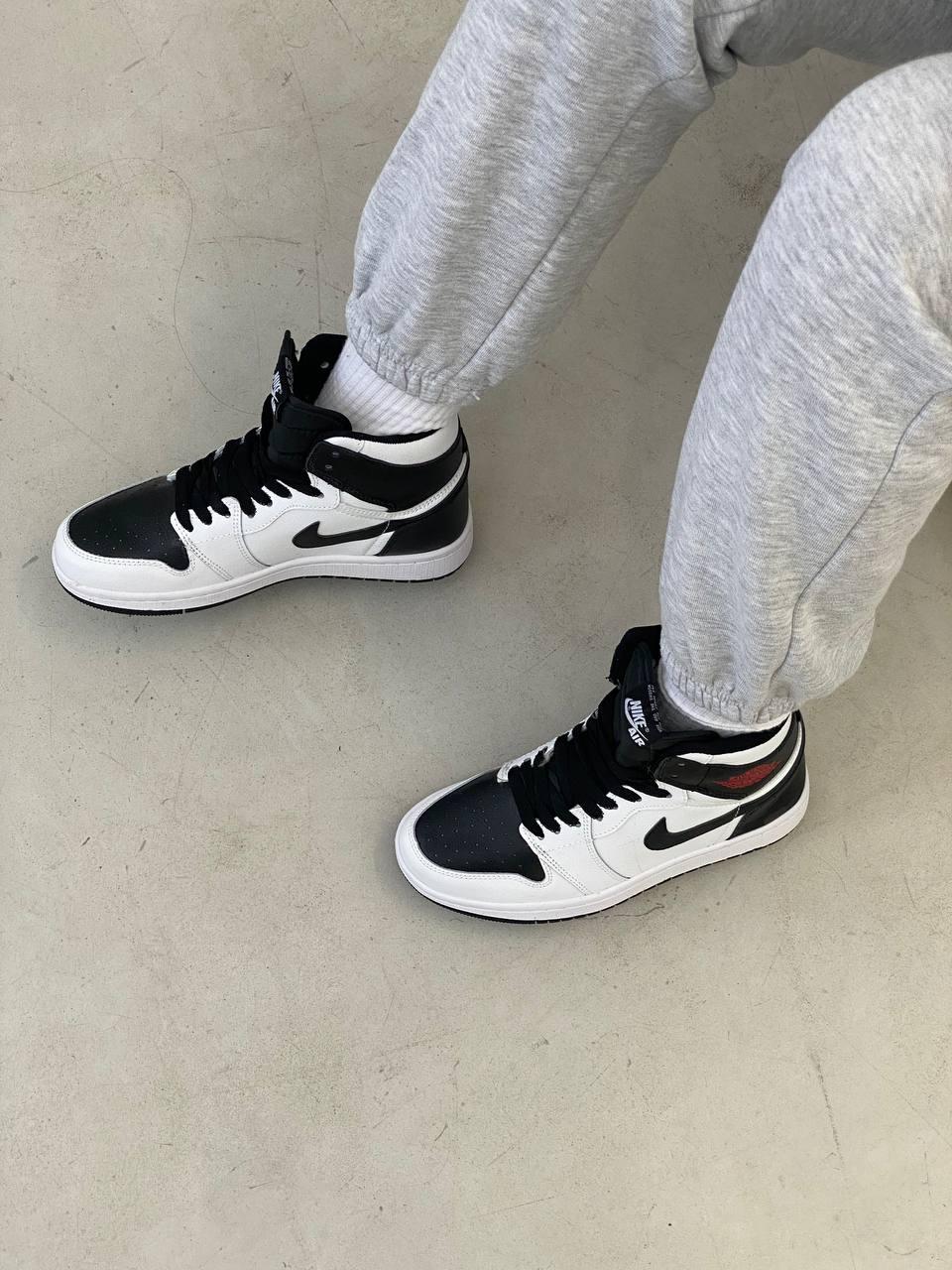 Nike Air Jordan 1 Retro High White Black «Red Logo»