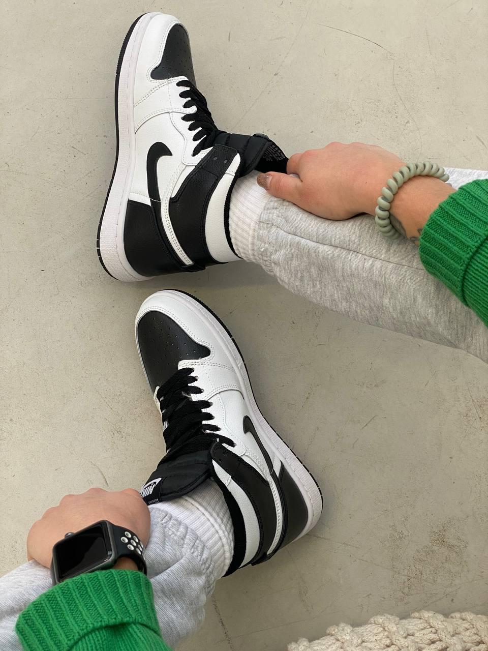 Nike Air Jordan 1 Retro High White Black «Red Logo»