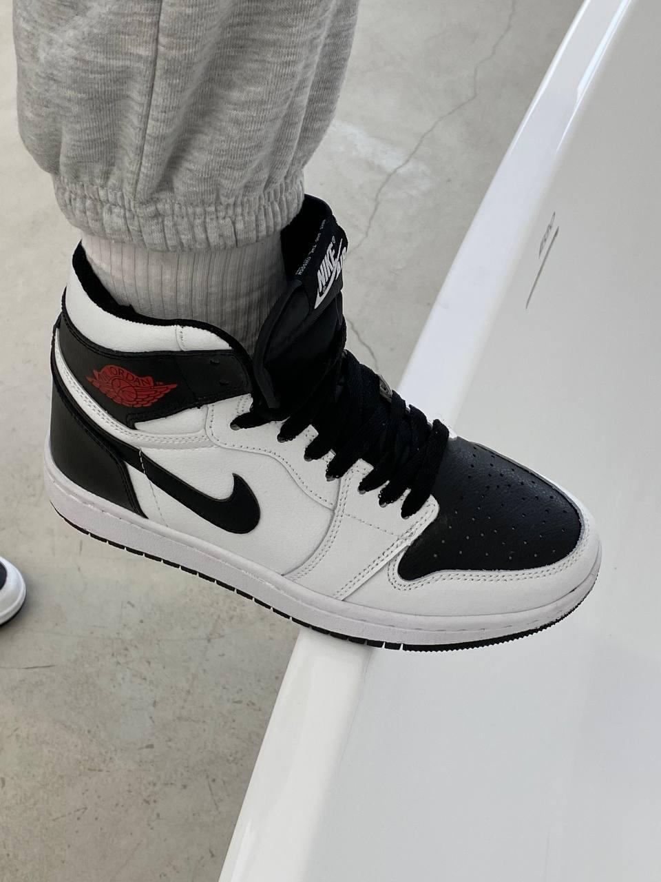 Nike Air Jordan 1 Retro High White Black «Red Logo»